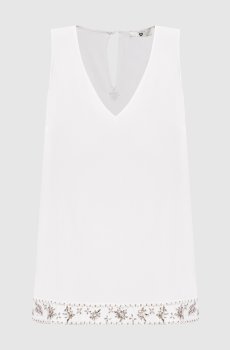 Белый топ с аппликацией