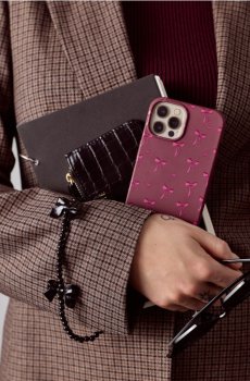 Чохол для iPhone 15 з мотивом банта - буряковий