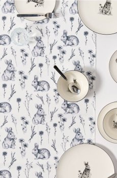 Великодня доріжка на стіл із мотивом зайця - білий