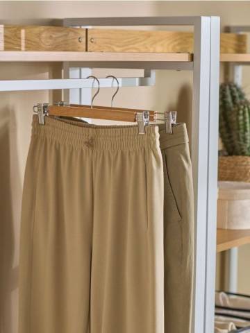 Вішалка - бежевий