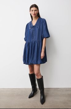 Джинсовое платье Medicine