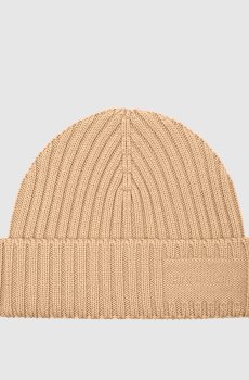 Бежевая шапка из шерсти с логотипом