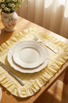 Жовтий двосторонній плейсмат у клітинку 49х39 см