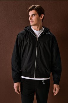 Куртка-бомбер з каптуром - чорний
