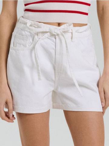 Джинсові шорти paperbag з поясом - білий Джинсові шорти paperbag з поясом - білий