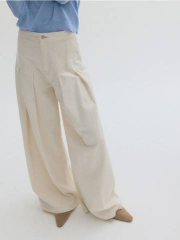 Reserved - Джинси wide leg зі складками - нюдовий - YT354-02J Reserved - Джинси wide leg зі складками - нюдовий - YT354-02J