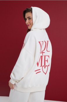 Світшот з написом на плечах - кремовий