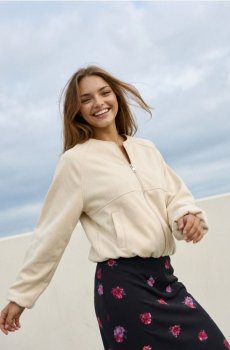 Бомбер зі штучної замші - кремовий