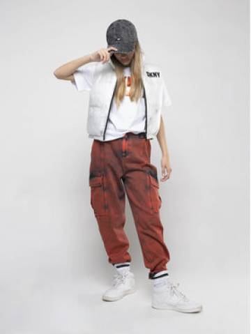 DKNY Джинси D34B02 D Мідний Regular Fit DKNY Джинси D34B02 D Мідний Regular Fit