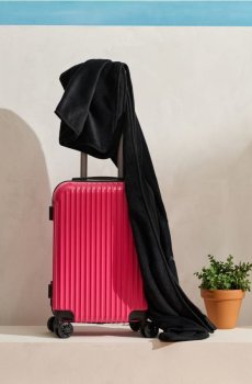 Дорожня подушка з пледом - чорний