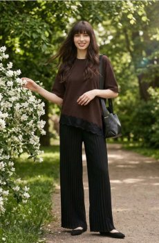 Бавовняна блузка з мереживним оздобленням - коричневий