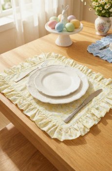 Жовтий двосторонній плейсмат з квітковою вишивкою 49х39 см