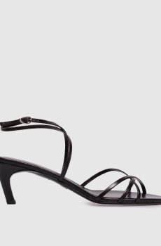 Коричневые кожаные глянцевые босоножки Uma