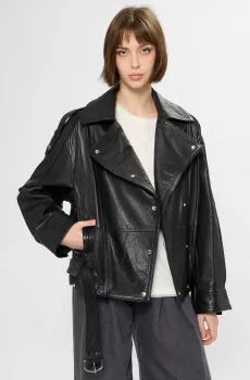 Женская черная кожаная косуха Черный S BOSS 50552201;001