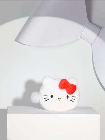 Косметичка з штучним хутром Hello Kitty - білий Косметичка з штучним хутром Hello Kitty - білий