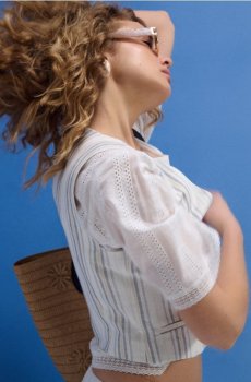 Бавовняна сорочкова блузка з коротким рукавом і ажурним візерунком - білий