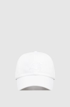 Белая кепка с вышивкой