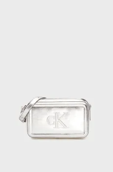 Женская серебристая сумка BOLD CK METALLIC CAMERA BAG Серебряный ONESIZE Calvin Klein LV04F3331G