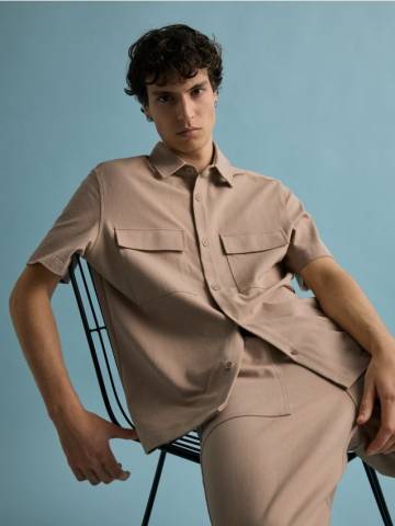 Reserved - Гладка сорочка regular fit - бежевий - 9550N-08X Reserved - Гладка сорочка regular fit - бежевий - 9550N-08X