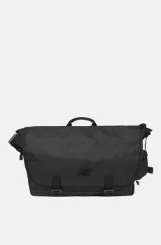 Черная сумка ATHLETICS Черный ONESIZE New Balance LAB23200BK