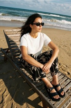 Однотонна футболка з коротким рукавом - кремовий