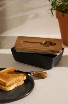 Маслянка з кришкою та ножем - чорний