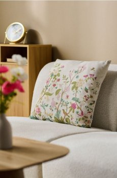 Подушка з квітковим візерунком - кремовий