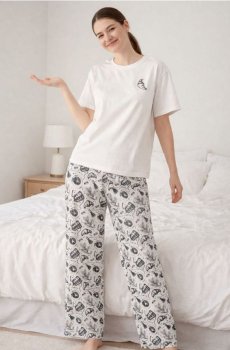 Двокомпонентна піжама з ілюстративним принтом - кремовий