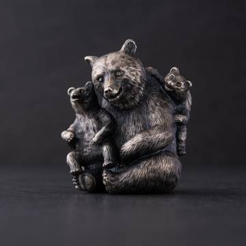 Серебряная фигура ручной работы "Медведица мама с медвежатами" 23162 Серебряная фигура ручной работы "Медведица мама с медвежатами" 23162