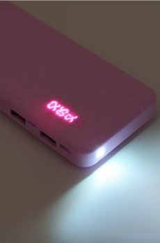 Powerbank з ліхтариком - рожевий