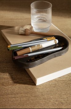 Декоративный поднос ferm LIVING Yama