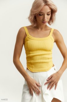 Жовтий кроп-топ на бретелях