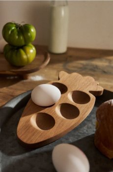 Дерев’яна таця для сервірування яєць у формі моркви - бежевий