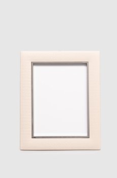 Бежевая кожаная фоторамка с узором