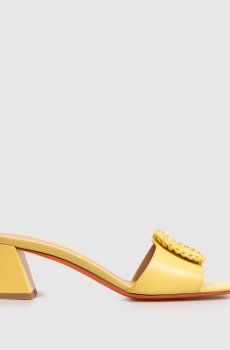 Желтые кожаные мюли с пряжкой