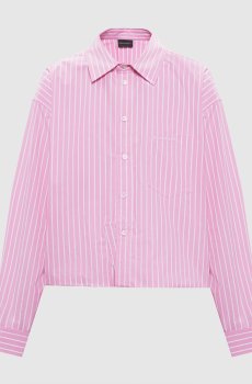 Розовая рубашка в полоску