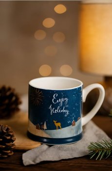 Керамічне різдвяне горнятко з написом «Enjoy the Holiday» - різнобарвний