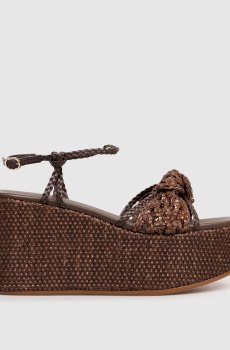Коричневые плетеные босоножки