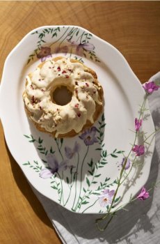 Керамічне сервірувальне блюдо з квітковим мотивом - різнобарвний