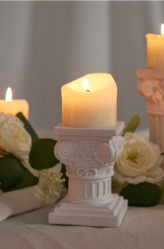 Декорація, що стоїть, у формі колони - білий