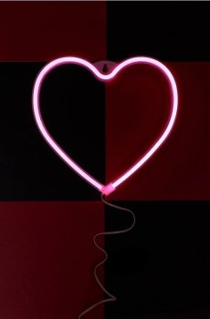 LED-лампа у формі серця - рожевий