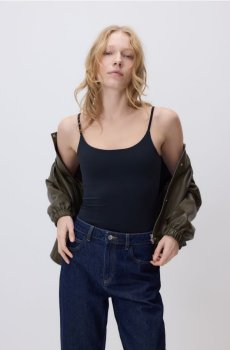 Reserved - Гладкий топ на бретелях - чорний - 311HT-99X