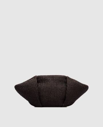 Черная плетеная сумка Pouch Marina из рафии. Черная плетеная сумка Pouch Marina из рафии.