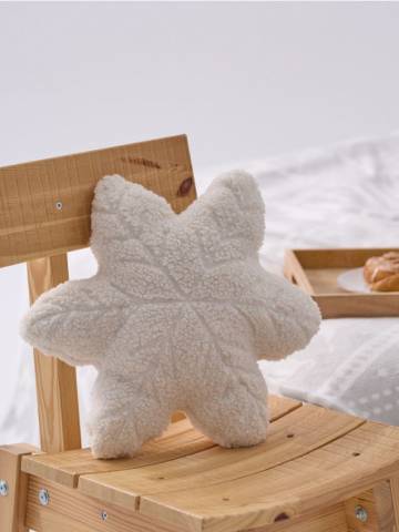 Декоративна подушка - кремовий