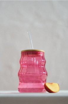 Рифлена чашка з кришкою та соломинкою - рожевий