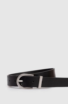 Черный кожаный ремень