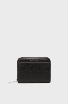 Женский черный кожаный кошелек с узором EMBOSSED Черный ONESIZE Calvin Klein LV04F1081G
