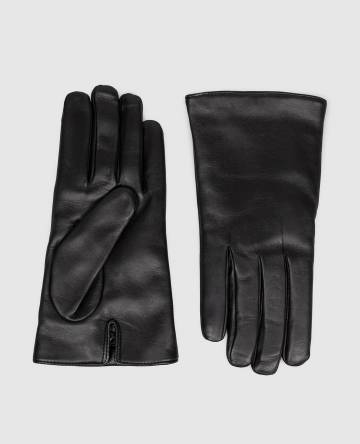 Черные кожаные перчатки