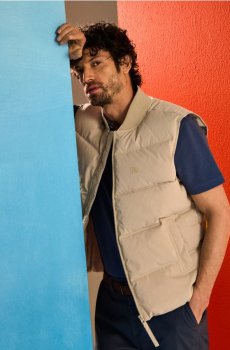 Стьобаний жилет зі стійкою - бежевий