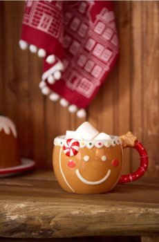 Різдвяна чашка з мотивом пряникового чоловічка - бежевий